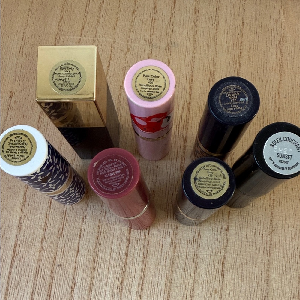 Estee Lauder Lipstick Trio in Berry & Rose Tones - Picture 2 of 2